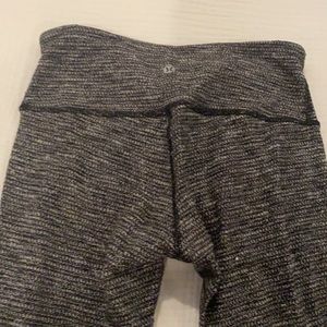 Lululemon leggings size 6 barely worn